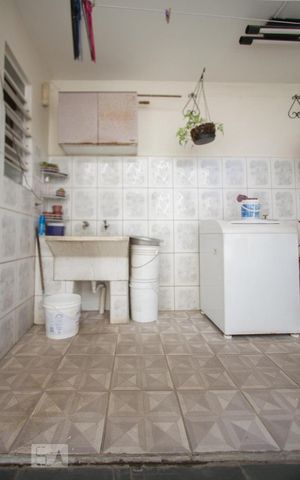 Casa à venda com 192m², 3 quartos e 2 vagasÁrea de Serviço
