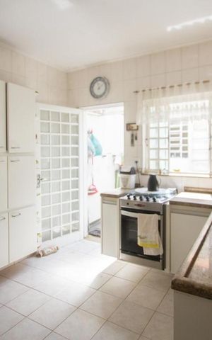 Casa à venda com 192m², 3 quartos e 2 vagasCozinha
