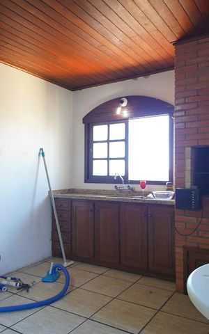 Casa à venda com 237m², 3 quartos e 2 vagasCobertura