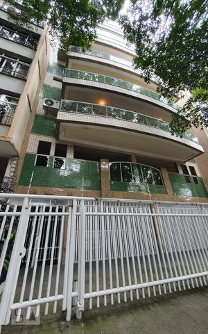 Apartamento à venda com 157m², 3 quartos e 2 vagas Apartamento à venda com 157m², 3 quartos e 2 vagasFachada