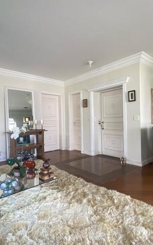 Apartamento à venda com 173m², 3 quartos e 3 vagas Apartamento à venda com 173m², 3 quartos e 3 vagasSala