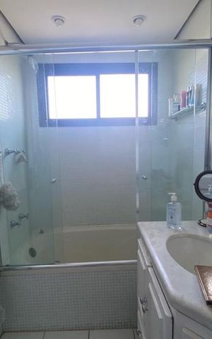 Apartamento à venda com 173m², 3 quartos e 3 vagas Apartamento à venda com 173m², 3 quartos e 3 vagasBanheiro da Suíte 1