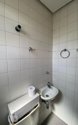 Apartamento à venda com 173m², 3 quartos e 3 vagas Apartamento à venda com 173m², 3 quartos e 3 vagasBanheiro de Serviço