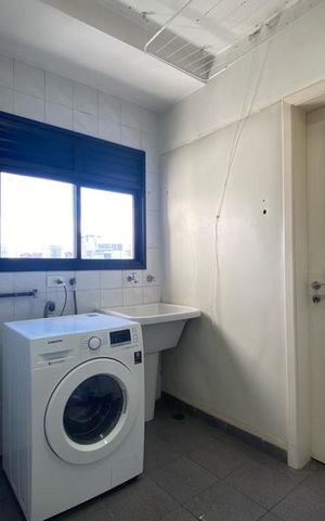 Apartamento à venda com 173m², 3 quartos e 3 vagas Apartamento à venda com 173m², 3 quartos e 3 vagasÁrea de Serviço