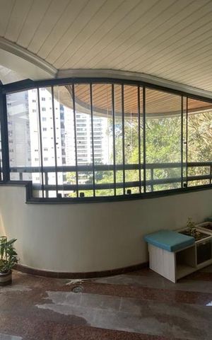 Apartamento à venda com 173m², 3 quartos e 3 vagas Apartamento à venda com 173m², 3 quartos e 3 vagasSacada