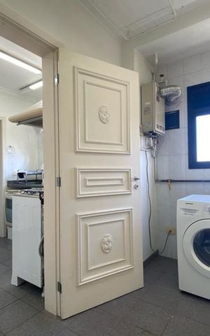 Apartamento à venda com 173m², 3 quartos e 3 vagas Apartamento à venda com 173m², 3 quartos e 3 vagasÁrea de Serviço