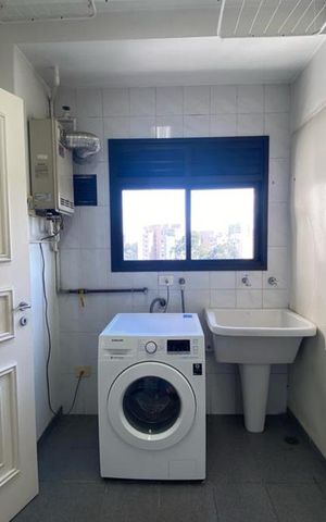 Apartamento à venda com 173m², 3 quartos e 3 vagas Apartamento à venda com 173m², 3 quartos e 3 vagasÁrea de Serviço