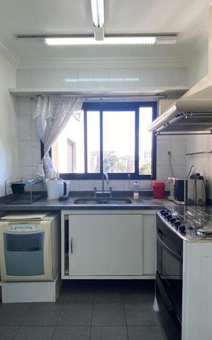 Apartamento à venda com 173m², 3 quartos e 3 vagas Apartamento à venda com 173m², 3 quartos e 3 vagasCozinha