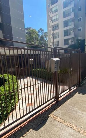Apartamento à venda com 173m², 3 quartos e 3 vagas Apartamento à venda com 173m², 3 quartos e 3 vagasEntrada
