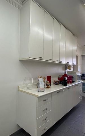 Apartamento à venda com 173m², 3 quartos e 3 vagas Apartamento à venda com 173m², 3 quartos e 3 vagasCozinha