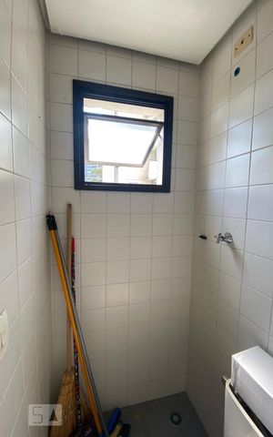 Apartamento à venda com 173m², 3 quartos e 3 vagas Apartamento à venda com 173m², 3 quartos e 3 vagasBanheiro de Serviço