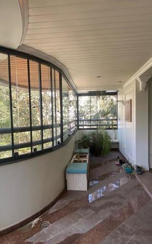 Apartamento à venda com 173m², 3 quartos e 3 vagas Apartamento à venda com 173m², 3 quartos e 3 vagasSacada