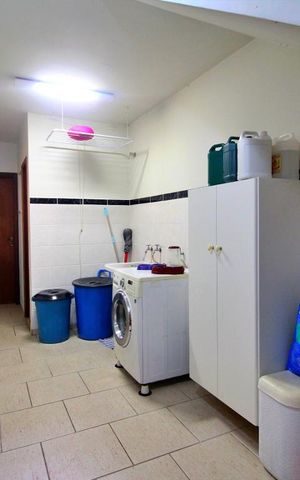 Casa à venda com 256m², 3 quartos e 5 vagasÁrea de Serviço