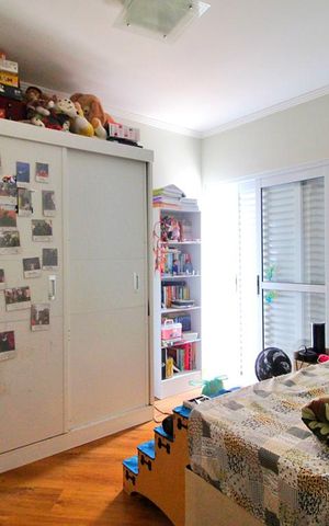 Casa à venda com 256m², 3 quartos e 5 vagasSuíte 2