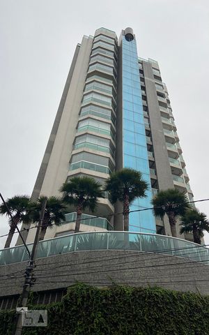 Apartamento à venda com 247m², 4 quartos e 4 vagas Apartamento à venda com 247m², 4 quartos e 4 vagasFachada