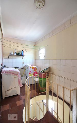 Casa à venda com 429m², 5 quartos e 5 vagasLavanderia da Casa 2 