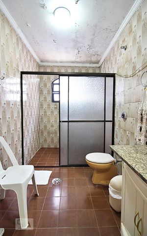 Casa à venda com 429m², 5 quartos e 5 vagasBanheiro da Casa 2 