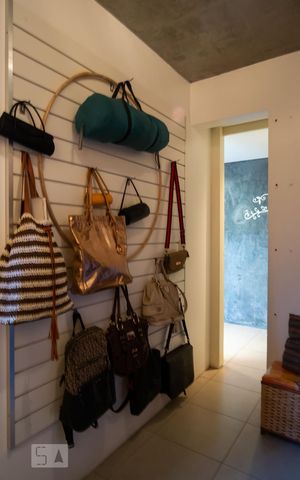 Casa à venda com 600m², 4 quartos e 2 vagas Casa à venda com 600m², 4 quartos e 2 vagasCloset da Área de Serviço