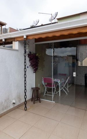 Casa à venda com 180m², 3 quartos e 2 vagas Casa à venda com 180m², 3 quartos e 2 vagasCobertura