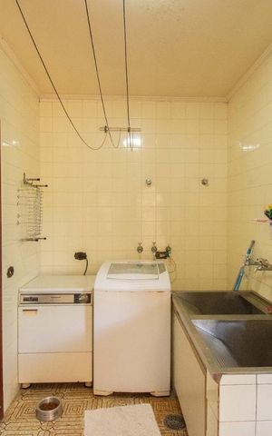 Casa à venda com 400m², 4 quartos e 4 vagas Casa à venda com 400m², 4 quartos e 4 vagasÁrea de Serviço