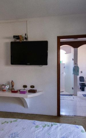 Casa à venda com 400m², 4 quartos e 4 vagas Casa à venda com 400m², 4 quartos e 4 vagassuíte
