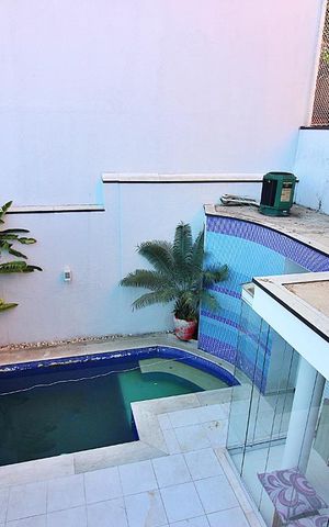 Casa à venda com 340m², 3 quartos e 4 vagasVista da Varanda da Suíte