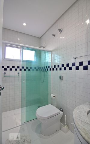 Casa à venda com 340m², 3 quartos e 4 vagasBanheiro da Suíte 2