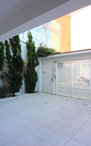 Casa à venda com 340m², 3 quartos e 4 vagasGaragem