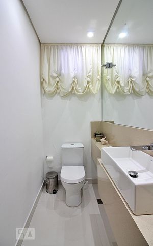 Casa à venda com 340m², 3 quartos e 4 vagasLavabo da Sala