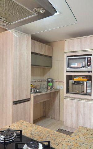 Casa à venda com 328m², 4 quartos e 4 vagasCasa 1 - Cozinha