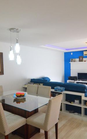 Casa à venda com 328m², 4 quartos e 4 vagasCasa 1 - Sala