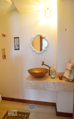 Casa à venda com 328m², 4 quartos e 4 vagasCasa 1 - Lavabo