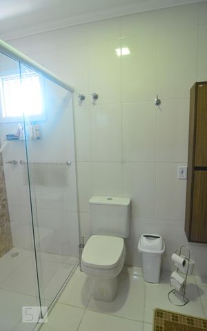 Casa à venda com 328m², 4 quartos e 4 vagasCasa 1 - Banheiro suíte 2