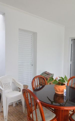 Casa à venda com 328m², 4 quartos e 4 vagasCasa 1 - Área de serviço