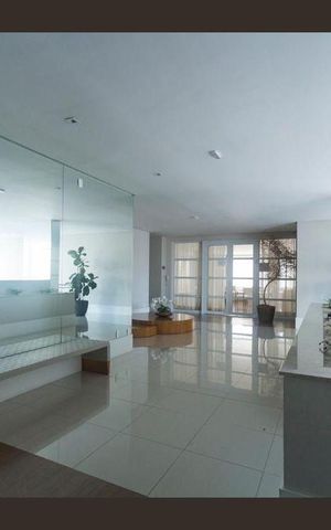 Apartamento à venda com 96m², 2 quartos e 2 vagasHall social