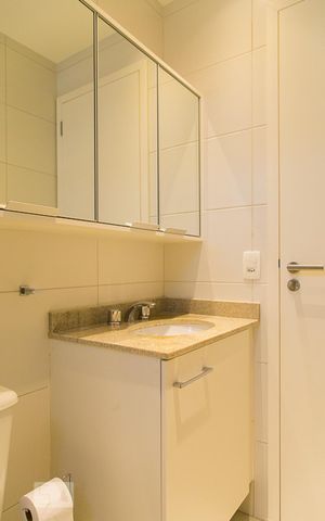 Apartamento à venda com 96m², 2 quartos e 2 vagas Apartamento à venda com 96m², 2 quartos e 2 vagasBanheiro da suíte