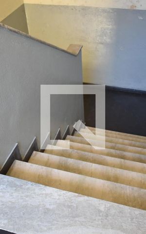 Apartamento para alugar com 57m², 2 quartos e 1 vagaEscada