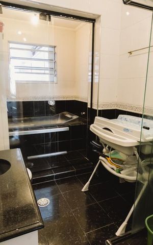 Casa à venda com 150m², 2 quartos e 1 vaga Casa à venda com 150m², 2 quartos e 1 vagaBanheiro 2