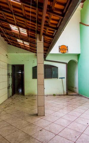 Casa à venda com 245m², 4 quartos e 2 vagas Casa à venda com 245m², 4 quartos e 2 vagasQuintal e Espaço gourmet