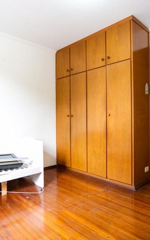 Casa à venda com 150m², 3 quartos e 3 vagas Casa à venda com 150m², 3 quartos e 3 vagasQuarto 2