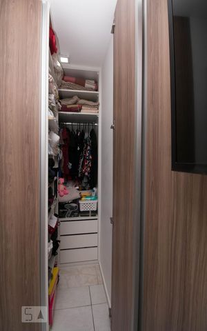 Casa de condomínio à venda com 65m², 2 quartos e 1 vaga Casa de condomínio à venda com 65m², 2 quartos e 1 vagaCloset