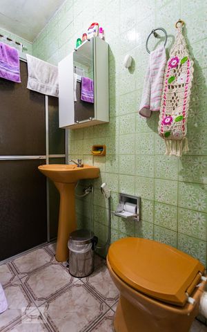 Casa à venda com 80m², 2 quartos e 1 vaga Casa à venda com 80m², 2 quartos e 1 vagaBanheiro