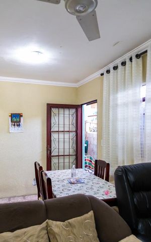 Casa à venda com 80m², 2 quartos e 1 vaga Casa à venda com 80m², 2 quartos e 1 vagaSala