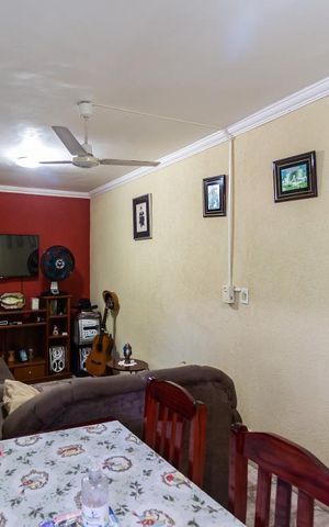 Casa à venda com 80m², 2 quartos e 1 vaga Casa à venda com 80m², 2 quartos e 1 vagaSala