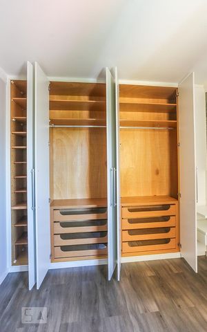 Apartamento para alugar com 72m², 3 quartos e 1 vaga Apartamento para alugar com 72m², 3 quartos e 1 vagaSuite Armario