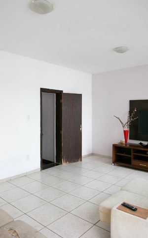 Casa à venda com 378m², 4 quartos e 5 vagas Casa à venda com 378m², 4 quartos e 5 vagasSala de Estar 2