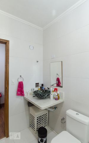 Casa à venda com 235m², 3 quartos e 2 vagas Casa à venda com 235m², 3 quartos e 2 vagasBanheiro da suíte