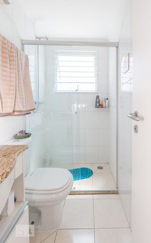Apartamento à venda com 156m², 3 quartos e 3 vagas Apartamento à venda com 156m², 3 quartos e 3 vagasBanheiro da Suíte 2