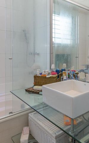 Apartamento à venda com 156m², 3 quartos e 3 vagas Apartamento à venda com 156m², 3 quartos e 3 vagasBanheiro da Suíte 1