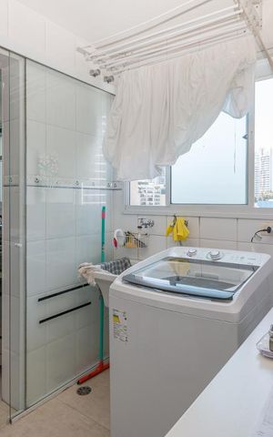 Apartamento à venda com 156m², 3 quartos e 3 vagas Apartamento à venda com 156m², 3 quartos e 3 vagasLavanderia